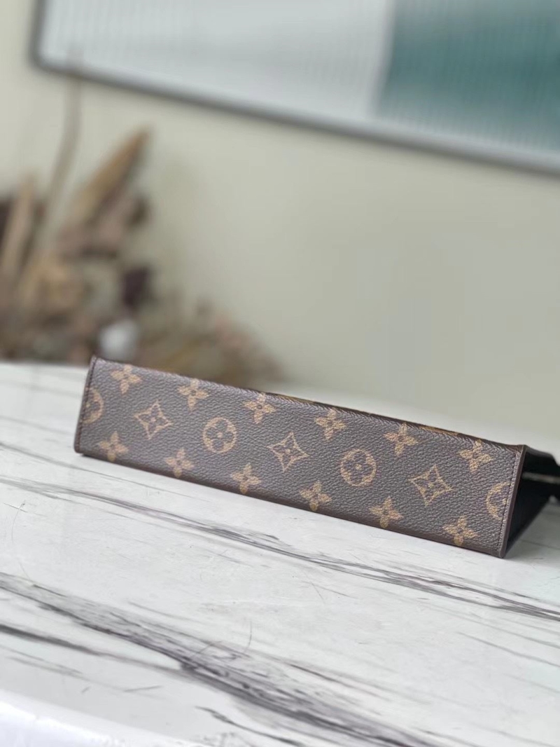 LV Clutch Bags